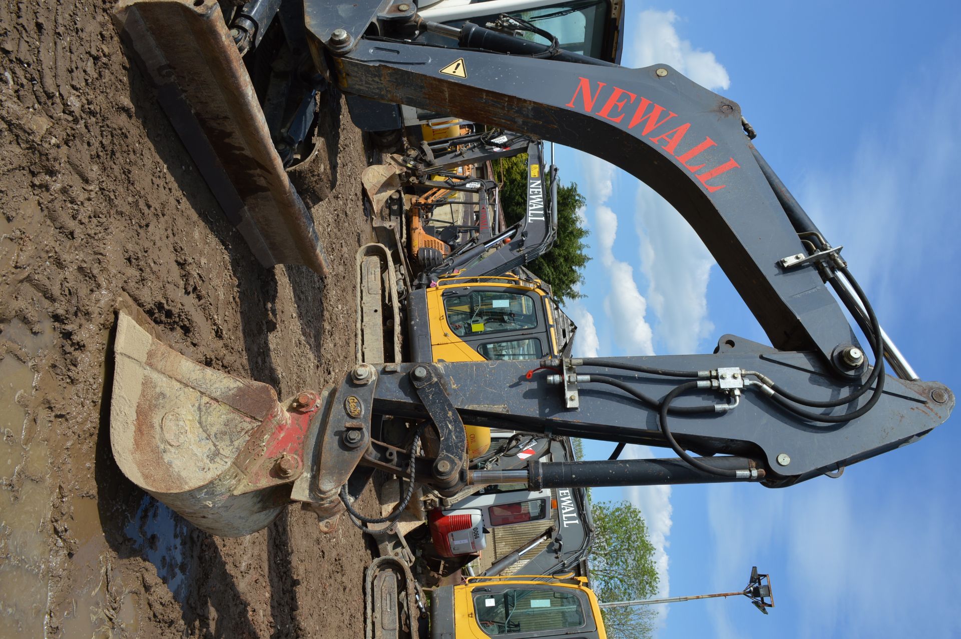 Terex 7.5t Rubber Tracked Excavator with Blade, Qu - Image 16 of 32