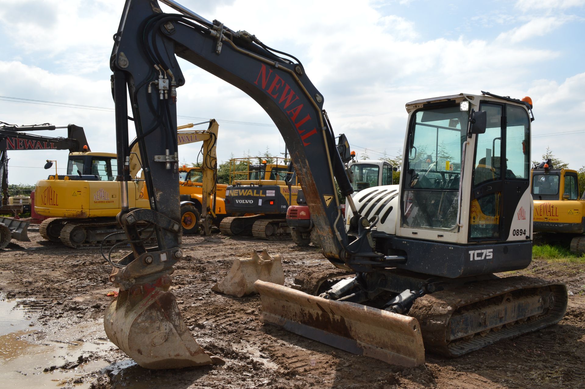 Terex 7.5t Rubber Tracked Excavator with Blade, Qu - Image 3 of 32