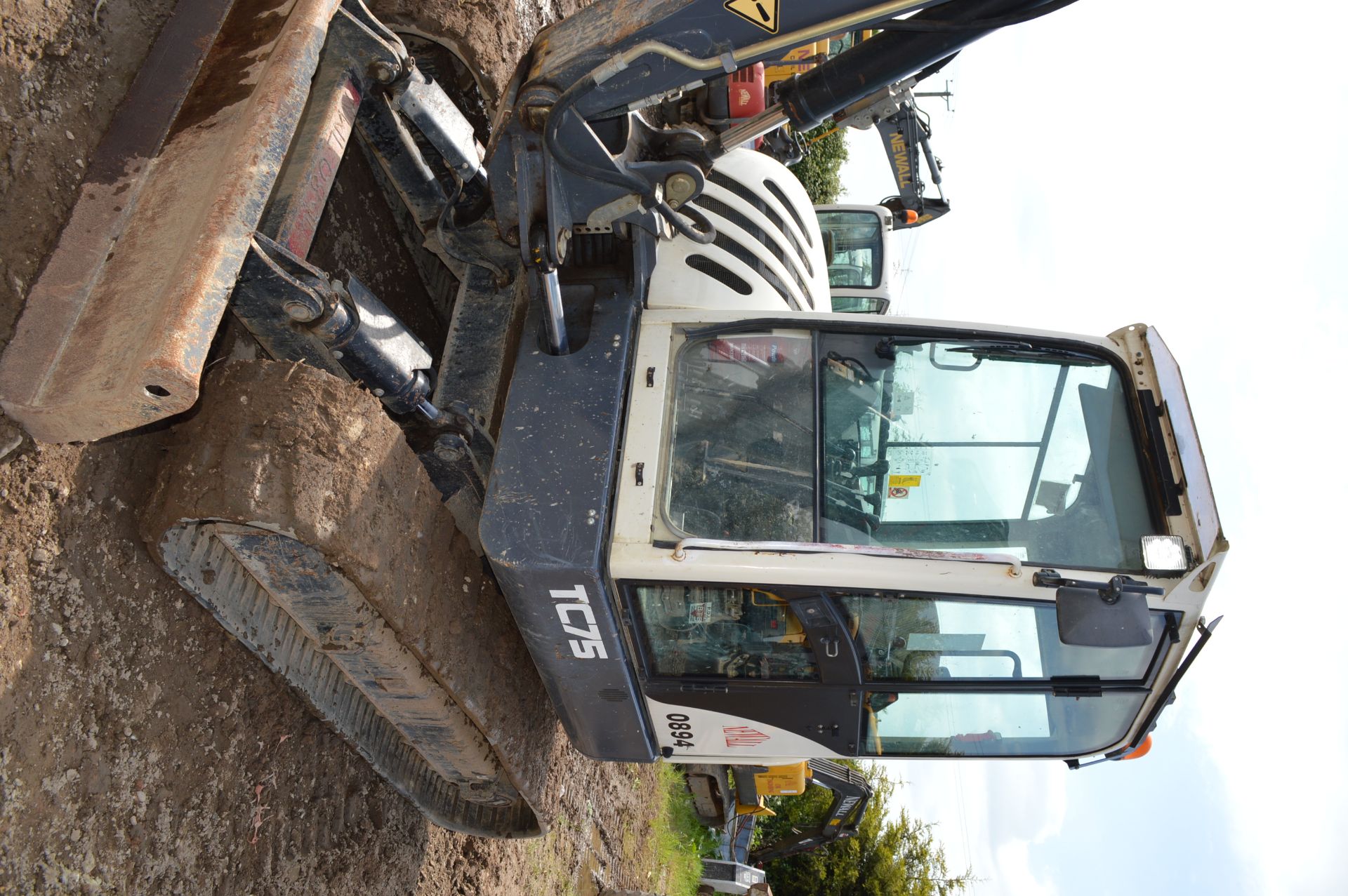 Terex 7.5t Rubber Tracked Excavator with Blade, Qu - Image 6 of 32