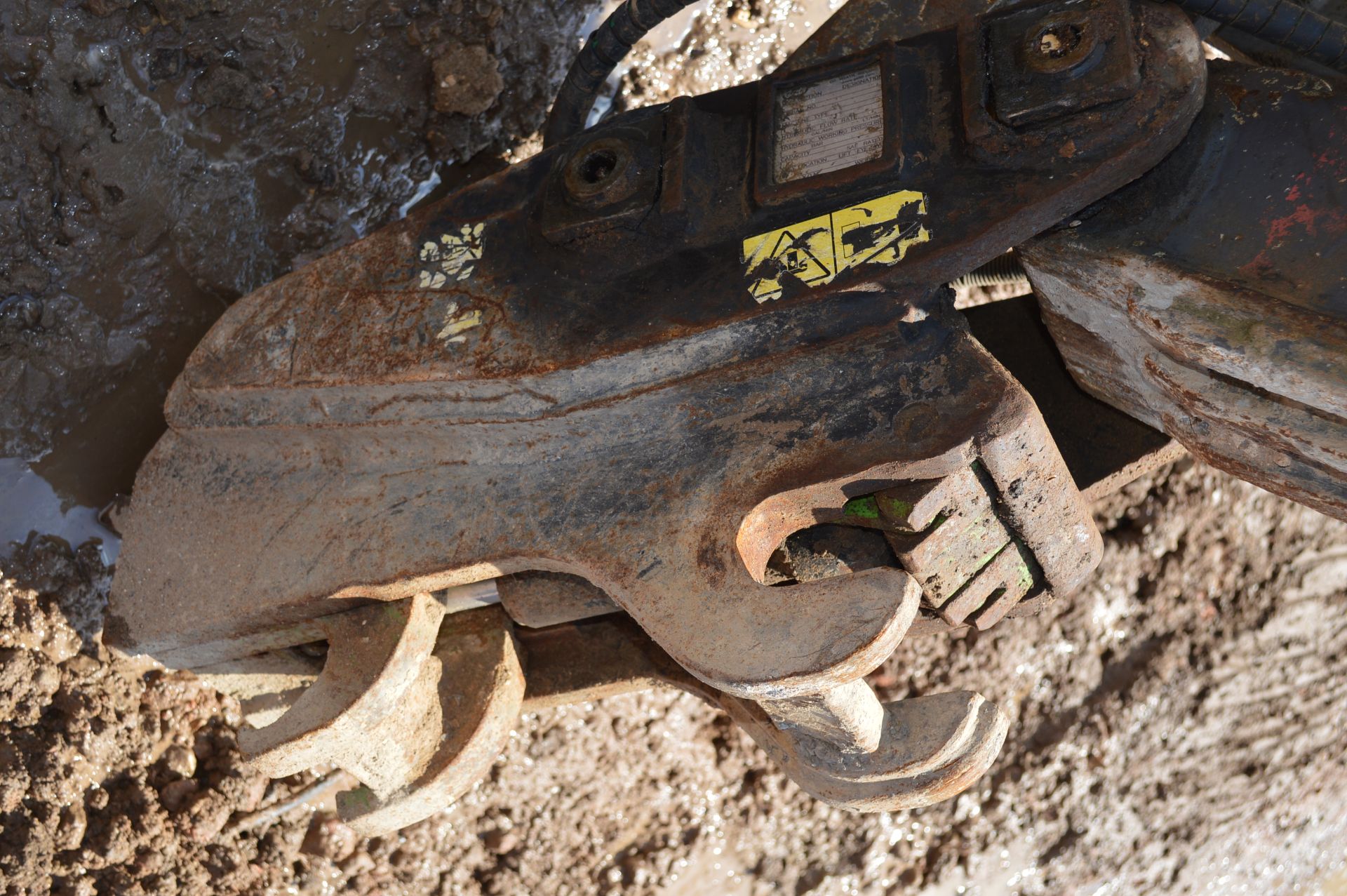 Volvo 5t Rubber Tracked Excavator with Blade, Quic - Image 26 of 37