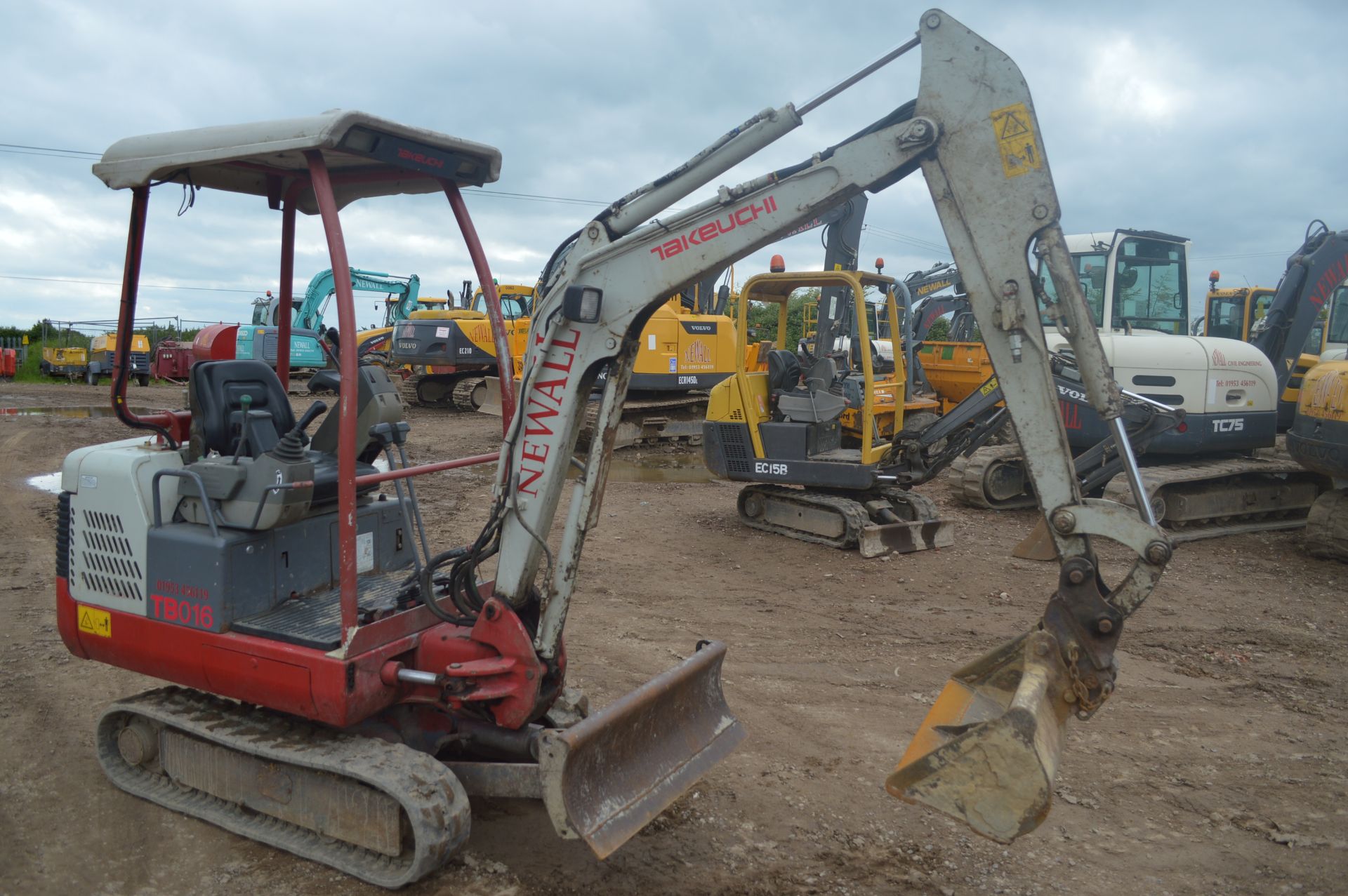 Takeuchi 1.5t Excavator - Image 9 of 19