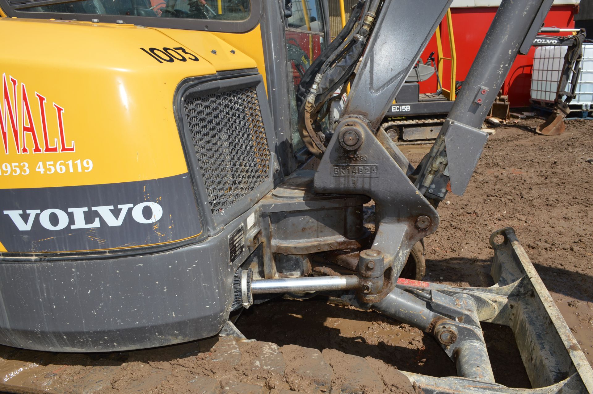 Volvo ECR58D Excavator with 4 Buckets (2014) - Image 12 of 32