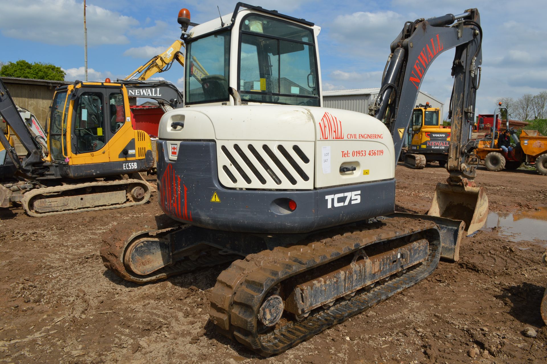 Terex 7.5t Rubber Tracked Excavator with Blade, Qu - Image 13 of 32