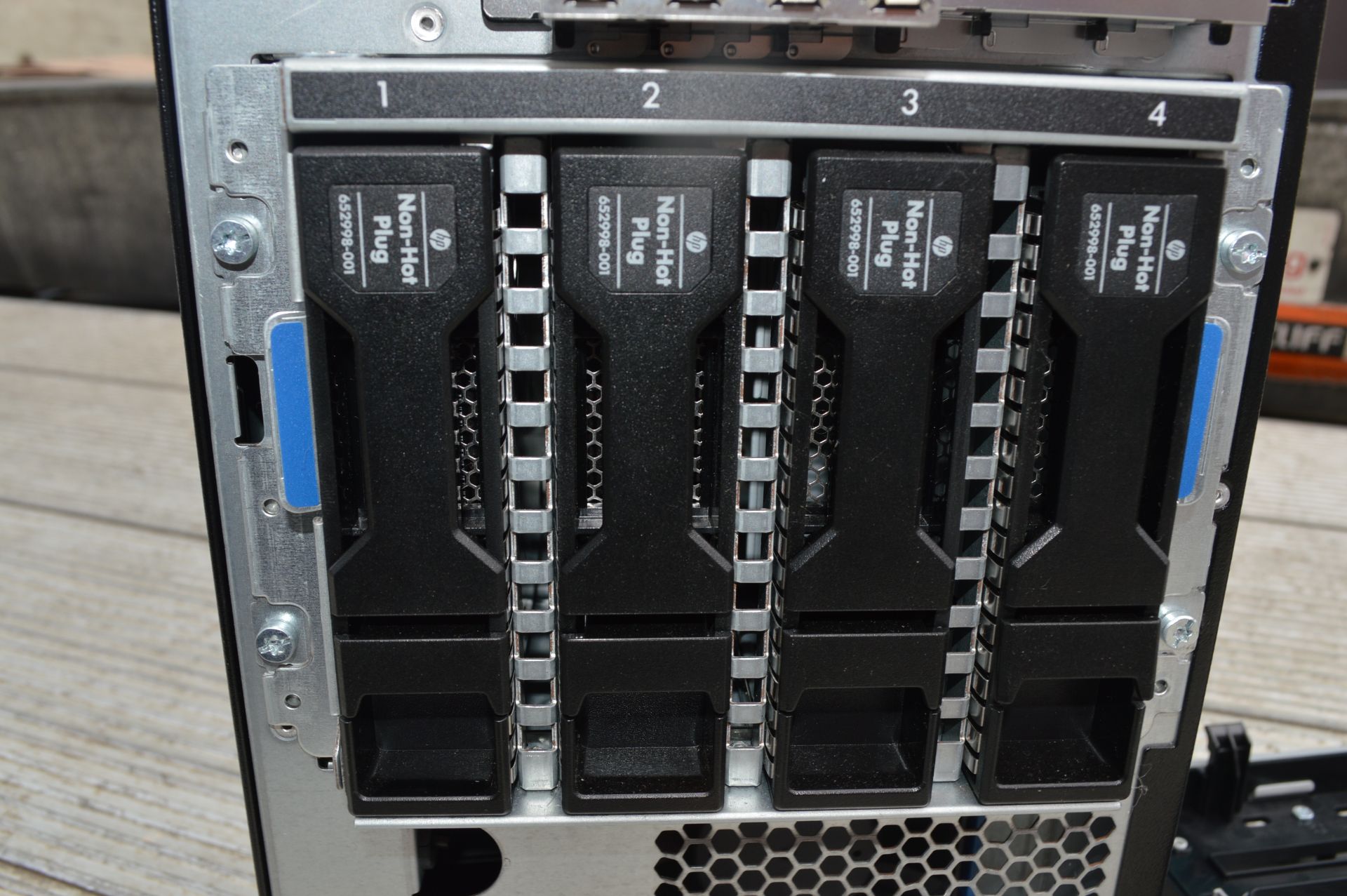 HP Proliant ML310EGEN8 Intel Xeon Towerserver V2 with 2: HP 7200RPM ITB SATA Drives (please note: - Image 6 of 7