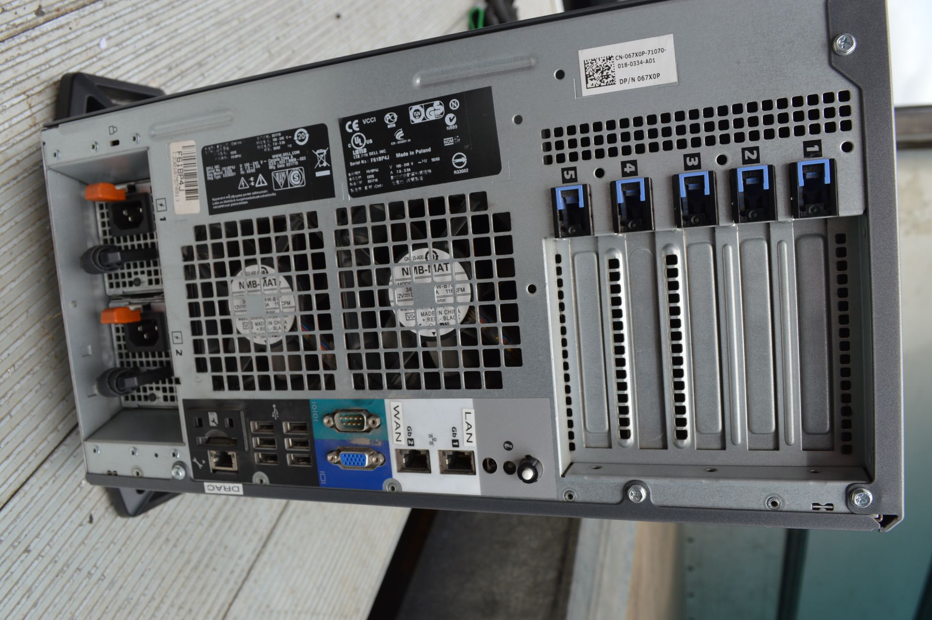 Dell Poweredge T610 E035 Towerserver with 2: 15K 146GB Drives 2: 10K 600GB Drives (please note: this - Image 7 of 10