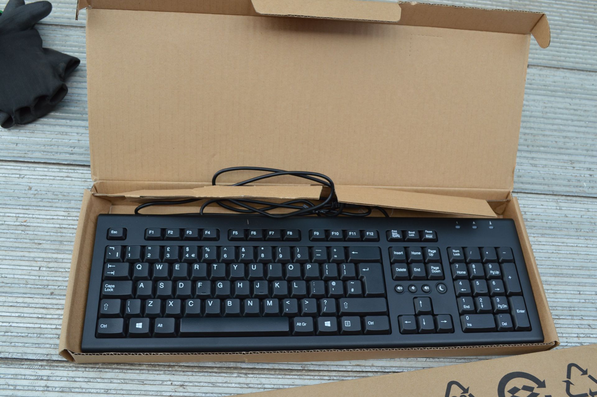 Make Unknown Katydid USB Keyboard 1: Boxed Keyboard (please note: this item is located in