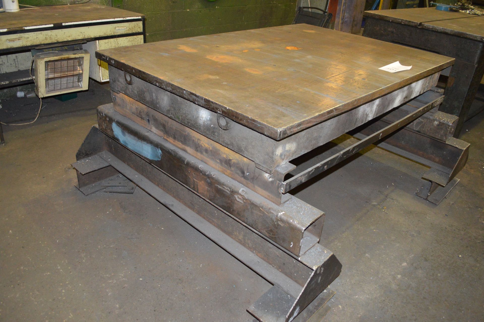 Welded Mild Steel Work Bench w-183cm, d-183cm, h-97cm - Image 2 of 5