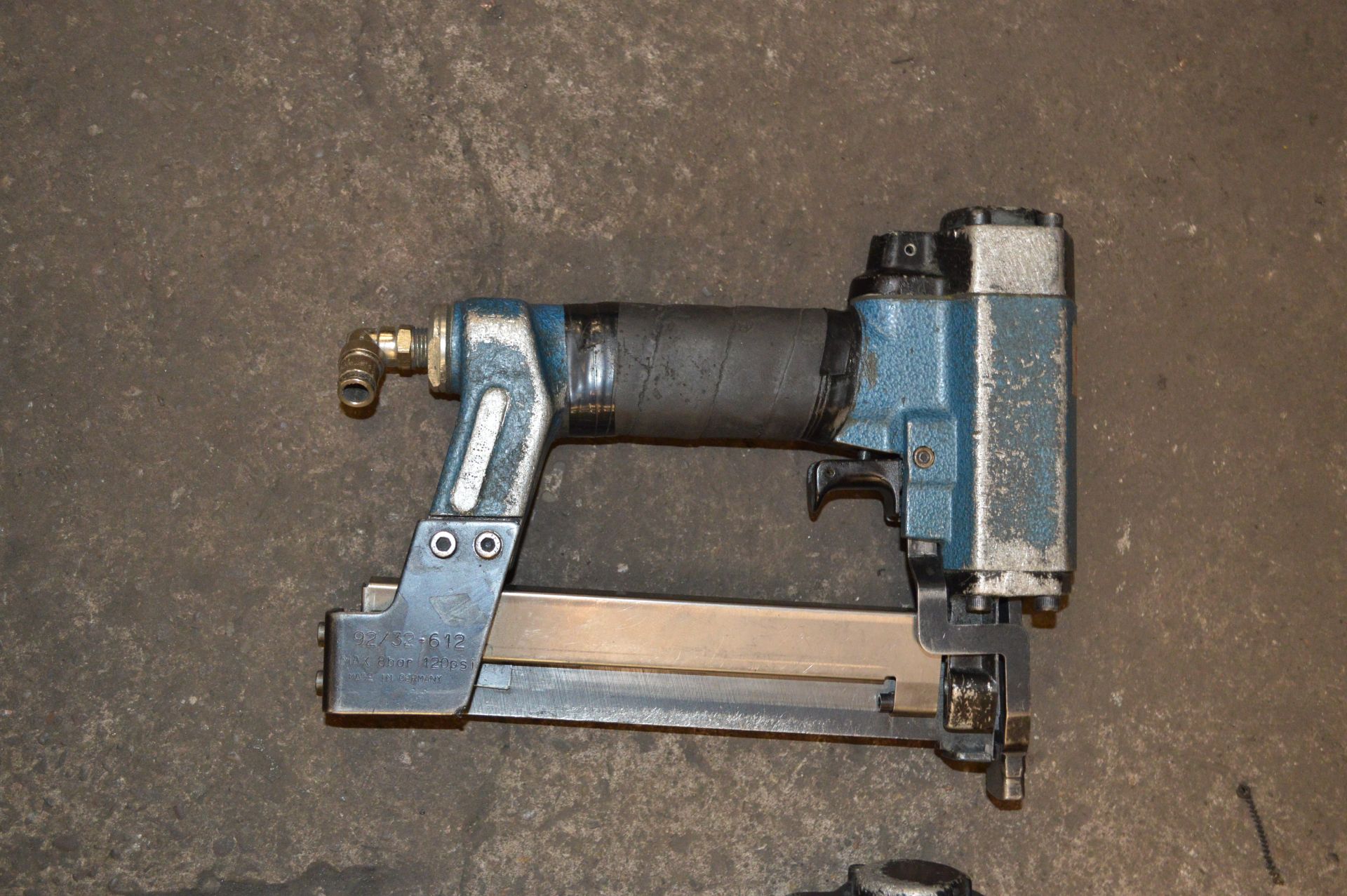 2: Air Operated Staple Guns - Image 3 of 4