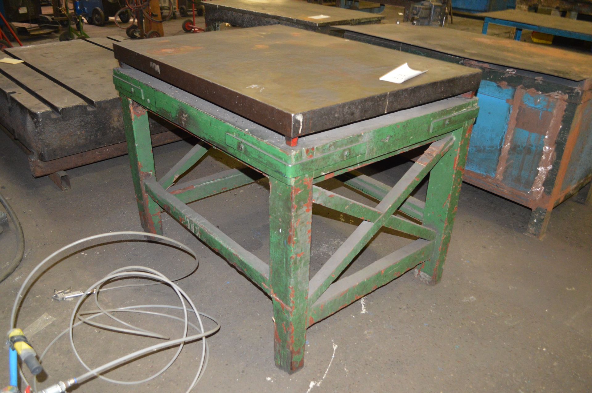 Wooden Work Bench with 6.5cm Metal Top w-123cm, d-191cm, h-96cm - Image 3 of 4