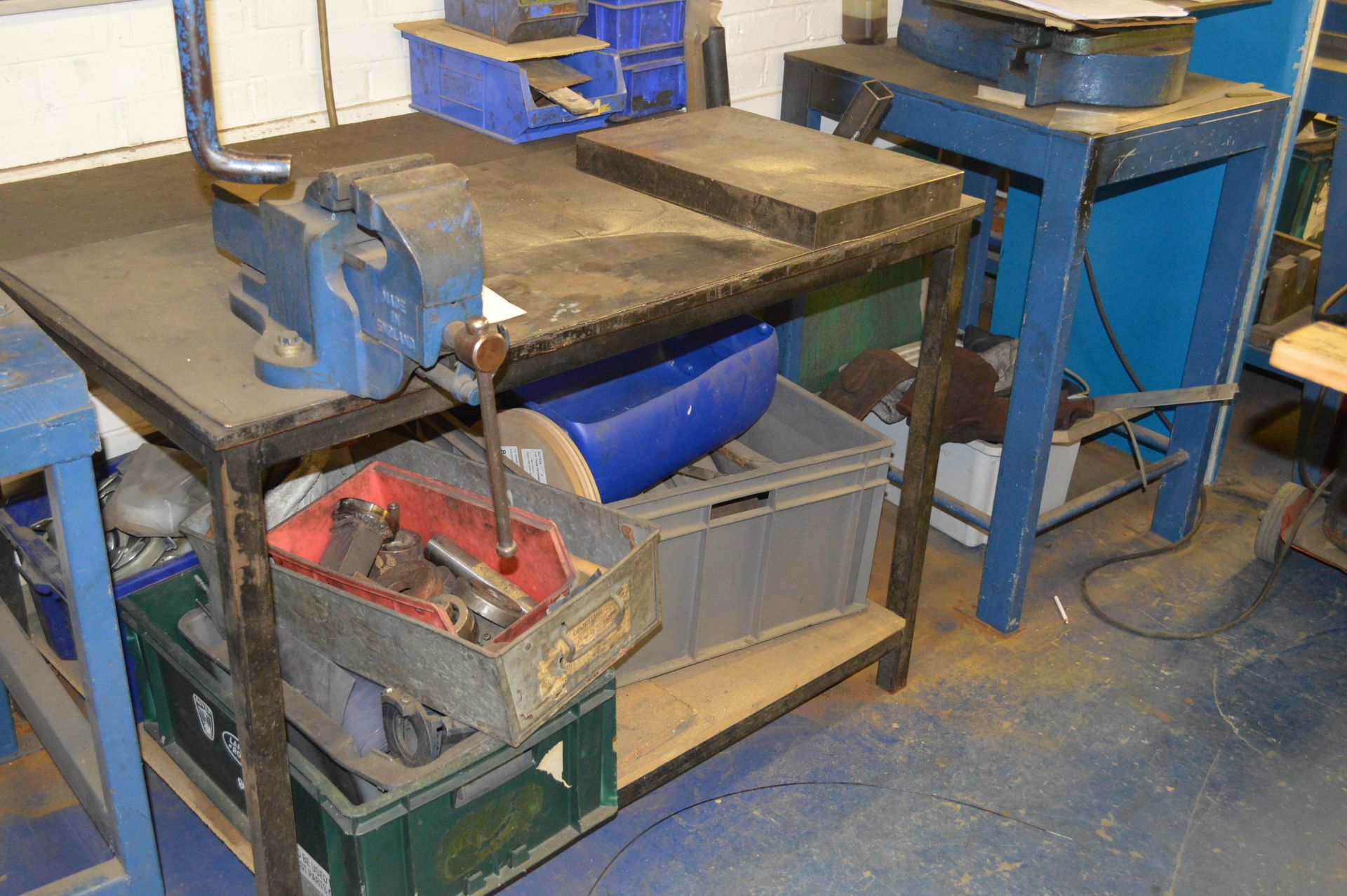 Make Unknown Welded Mild Steel Work Bench with Vice (4ft x 3ft) - Image 2 of 5