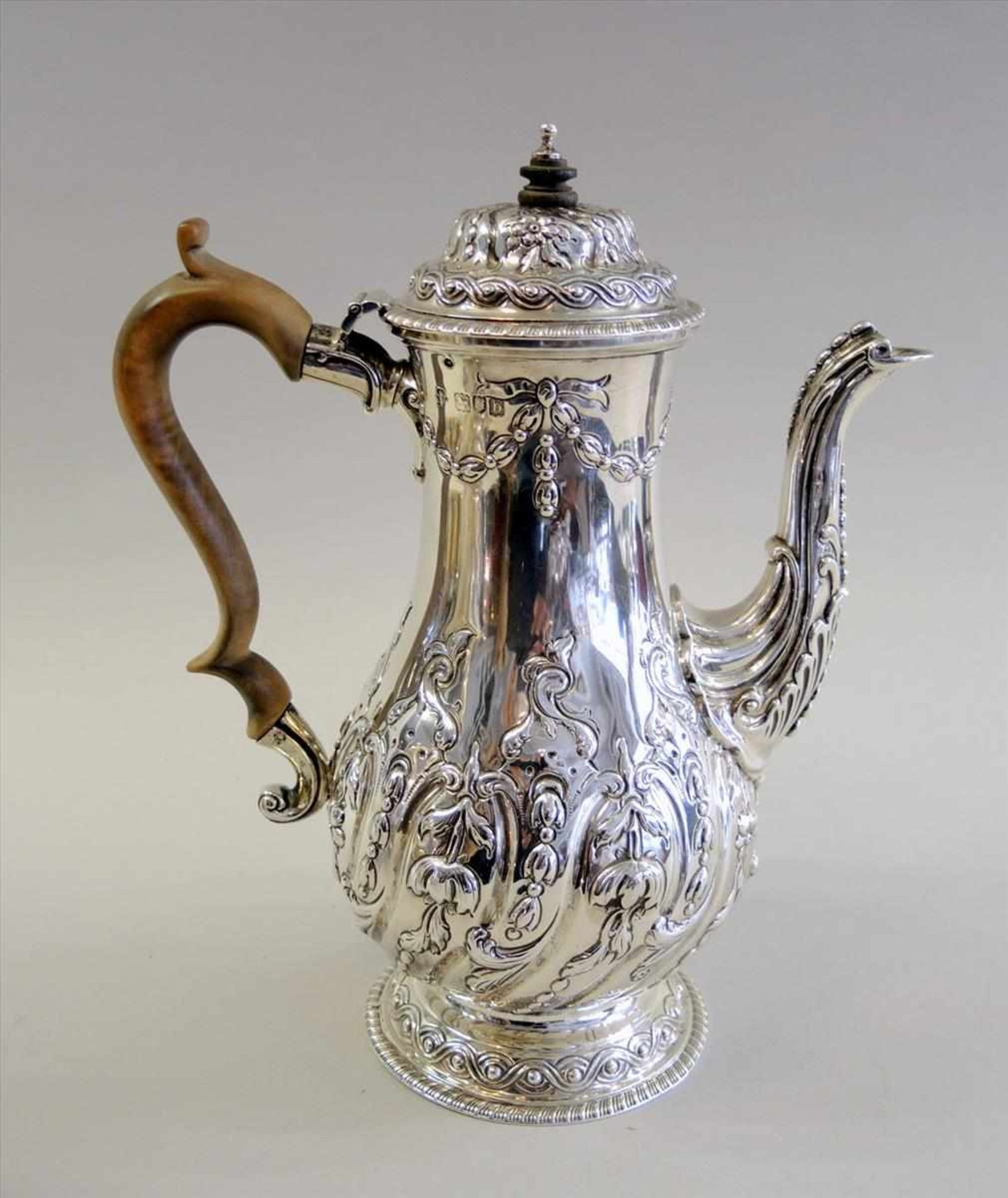 Englische Kaffeekanne Silber 925 mit Holzgriff, Meister Langley Archer West, London 1897. Runder