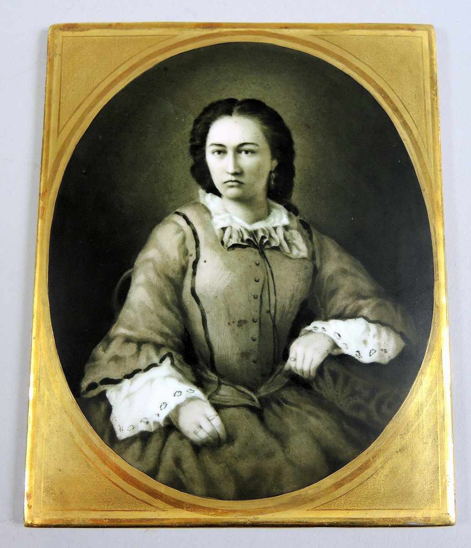 Nymphenburg Damenportrait in Grisaille Malerei Porzellan, gold staffiert. Nymphenburg. Um 1860/70. H - Bild 2 aus 2