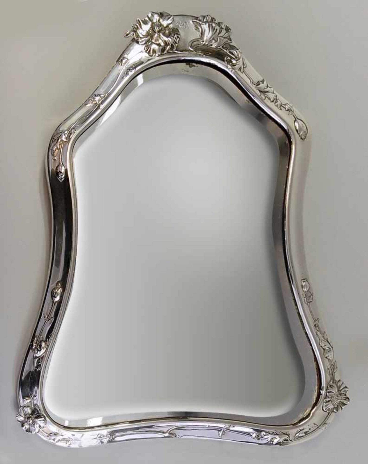 Jugendstil Silberspiegel Silber 900, unten am Rand punziert mit Halbmond und Krone, 900 und Vase mit