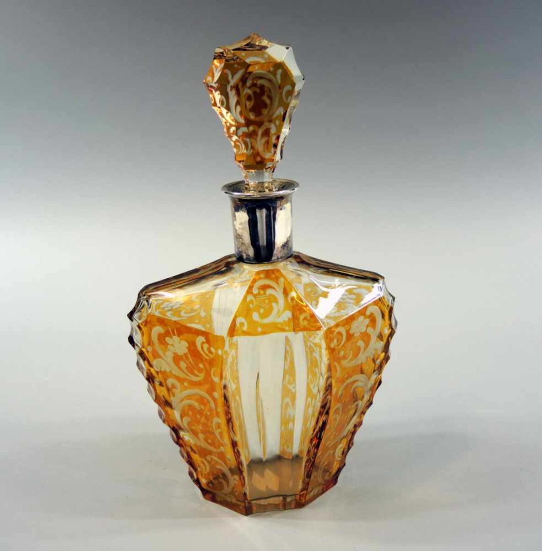 Josephinenhütte Kristall-Karaffe Glas, mit Gelbätze-Bernsteindekor, geometrisch geschliffenem Korpus
