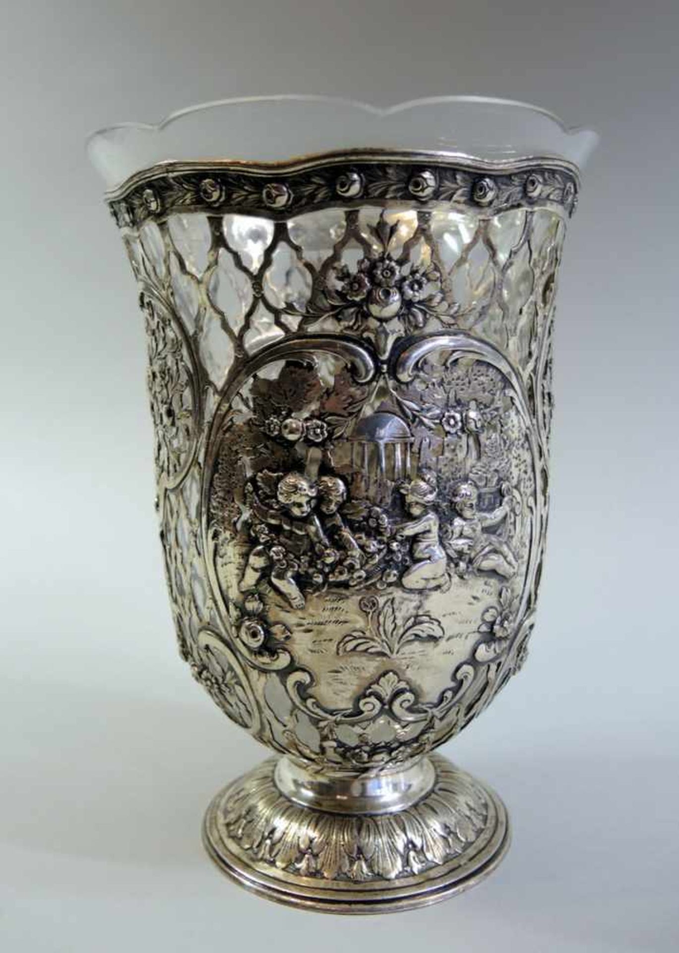 Prunkvolle Blumenvase Silber 800, am Boden mit Feingehalt, Halbmond und Krone und Sichelpunze der - Bild 2 aus 2