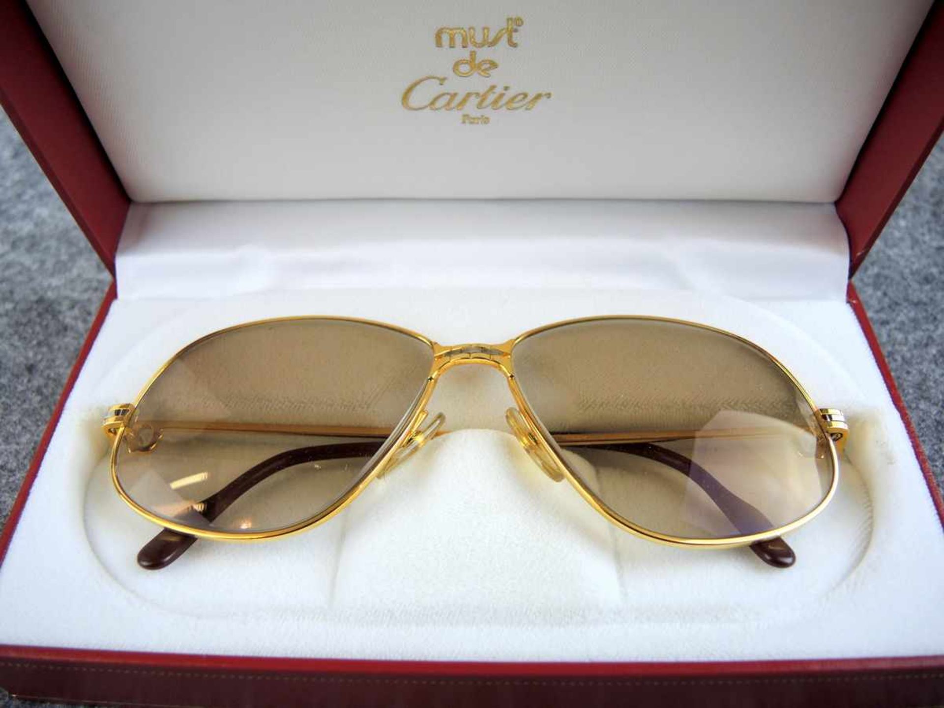 Cartier Sonnenbrille In originaler Schachtel.