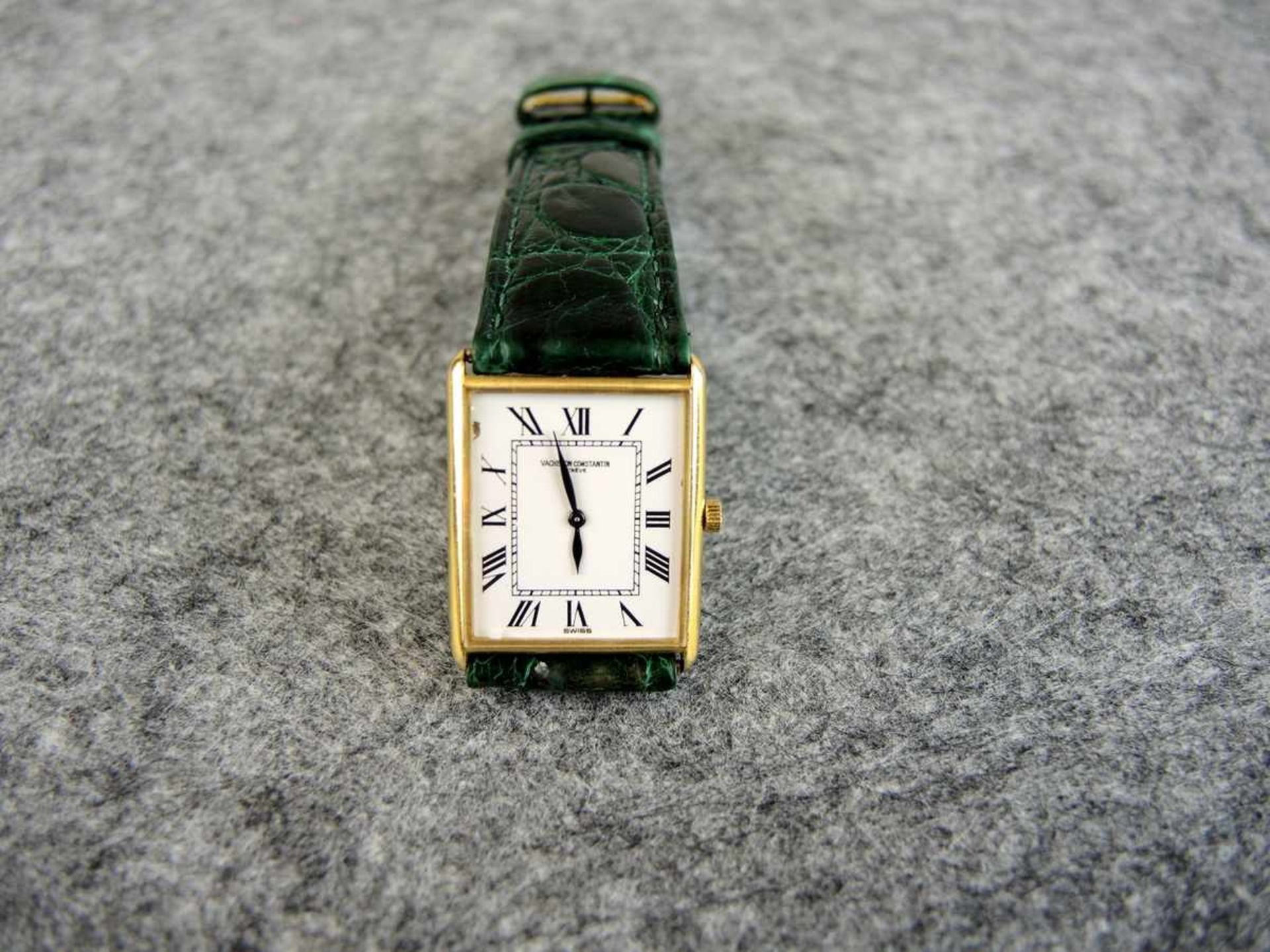 Vacheron & Constantin Armbanduhr 18 K. Gelbgold, mit Handaufzug. Gangbar, lediglich zwischen den