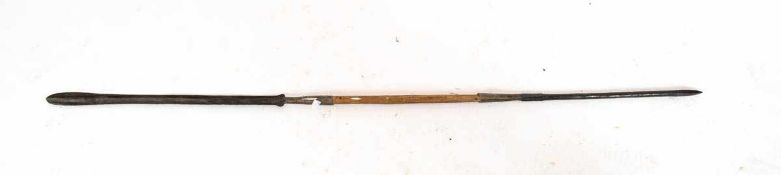 Afrikanischer Speer Massa-Speer mit geschmiedeter Spitze. L.: 160 cm.