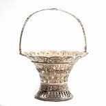 Henkelkorb, Frankreich um 1900 800er Silber, innen teilweise vergoldet. Runder sich leicht konisch