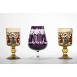 Paar Pokale, großer Cognacschwenker Cognacschwenker aus farblosem Kristallglas, violett überfangen