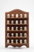 Sammlung Fingerhüte mit Tiermotiven 25 Fingerhüte, Fingerhüte mit Tierdekoren aus Porzellan, bez.