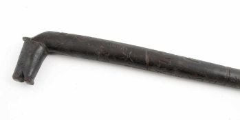 Reservistenstock Reval Holz geschnitzt Griff in Form eines Pferdekopfes. L.: 80cm.