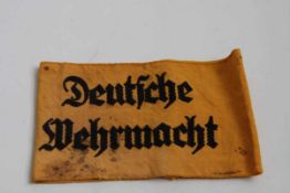 Armbinde "Deutsche Wehrmacht" Gelbes Leinen ,schwarz gestickt.