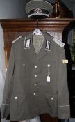 Offiziers- Uniform DDR Ungetragen mit Effekten. Bestehend aus Mütze, Hose und Jacke.