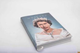 Her Majesty Queen Elizabeth II Gebundene Ausgabe von Reuel Golden (Herausgeber), Christopher Warwick