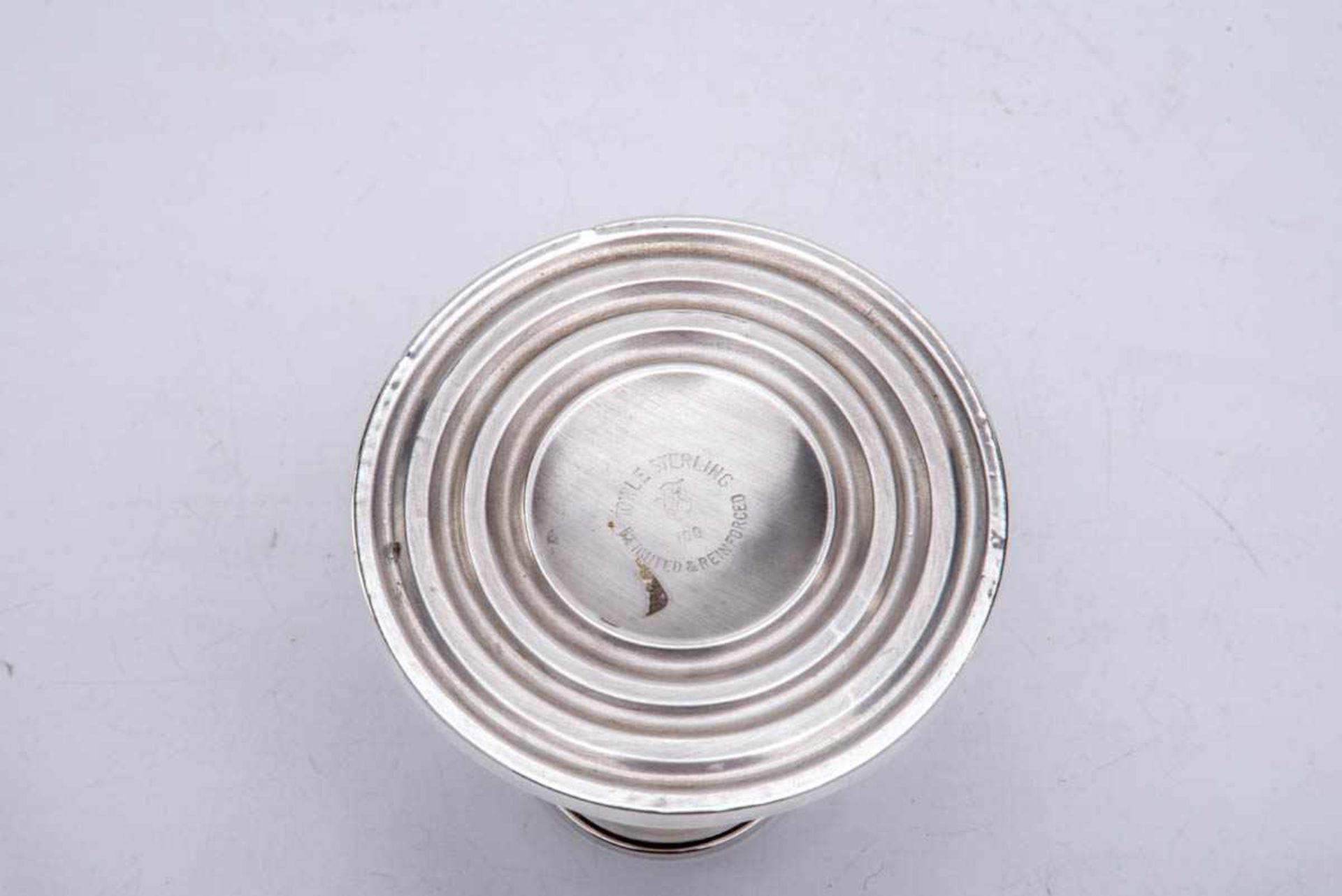 Paar Kerzenleuchter, Towle, USA Sterling-Silber, Runder leicht gewölbter Fuß, schlichte Kerzentülle. - Bild 3 aus 3