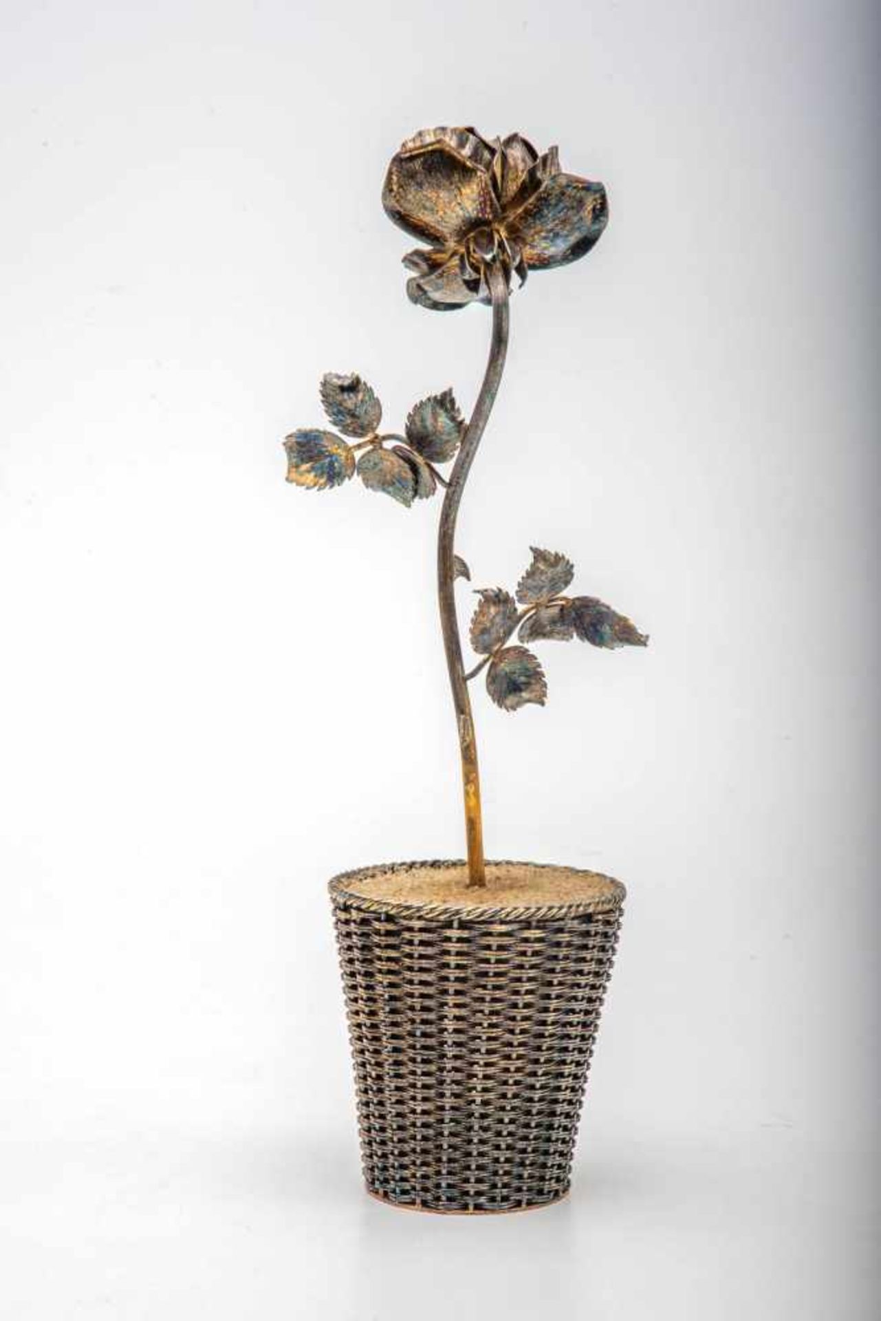 Naturalistische Blume im Korb, Tiffany & Co. Naturalistische Blume im Korb, Tiffany & Co. Mexico, - Bild 2 aus 3