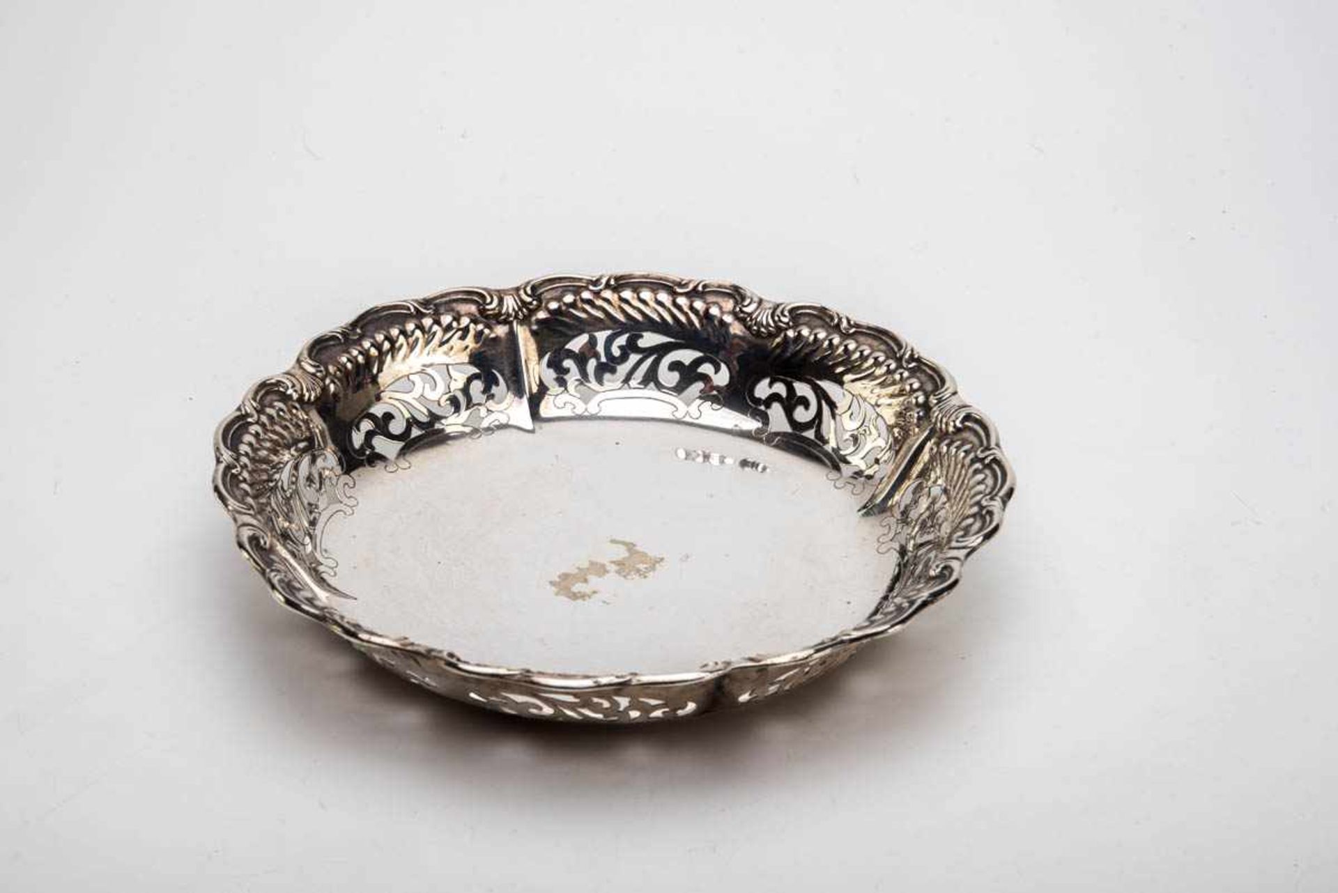 Durchbruchschale, Whiting Manufacturing Company New York (1866-1926) . Sterling , D 22,5 cm, - Bild 2 aus 4