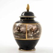 Deckelvase mit Landschaften, Gerold-Porzellan Auf schwarz-braunem Fond mit 5 verschiedenen