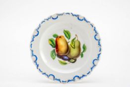 Obstteller Meissen um 1824 - 1860 Flacher Spiegel bemalt mit einem Früchtebukett mit einem Apfel,