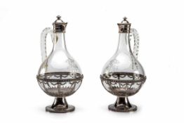 Paar Karaffen, Charles Odiot, Paris 1826-1894 950er Silber, farbloses glas. Runder Fuß mit