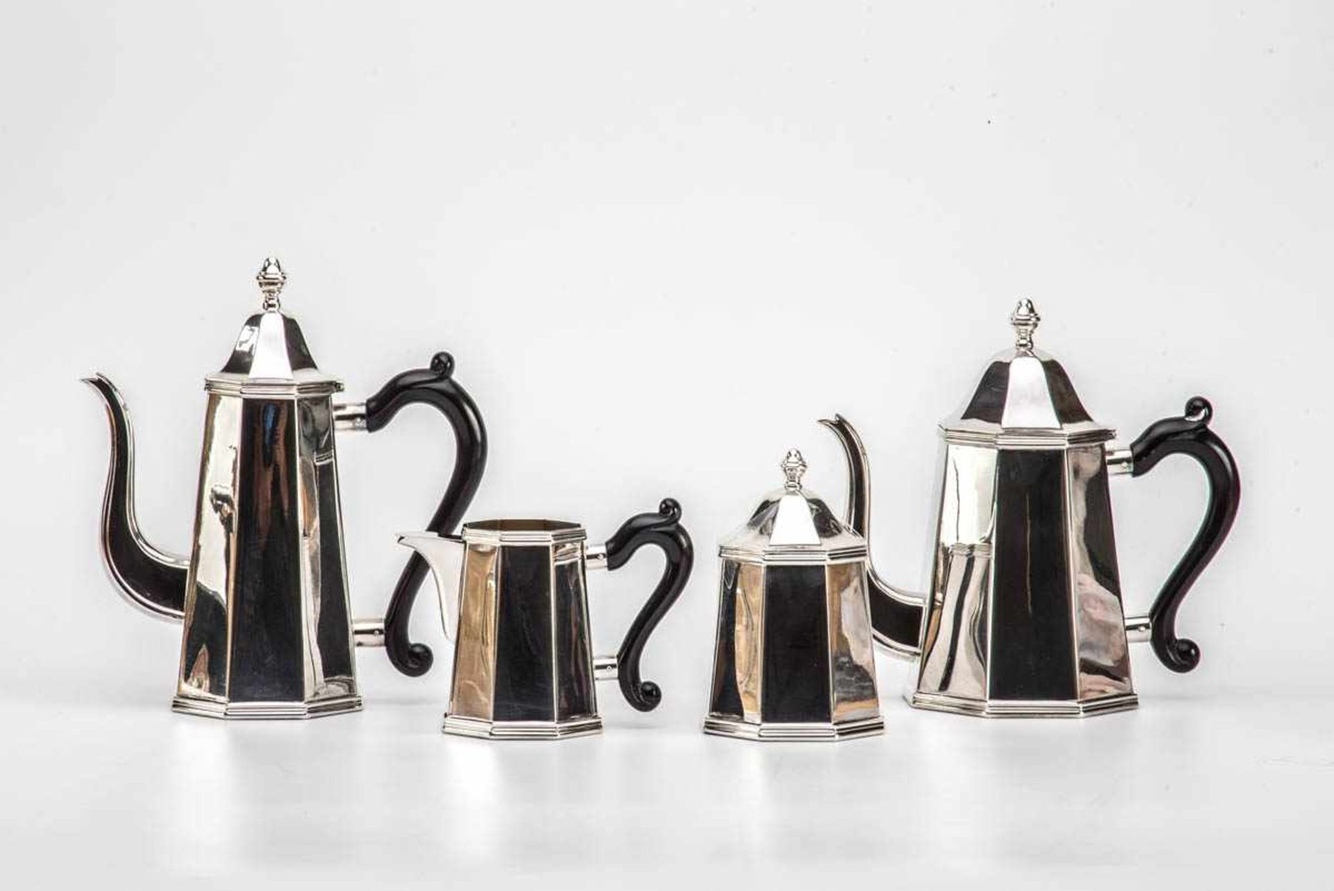4-teilig. Kaffee-Tee-Service, Goretta Allesandria Italien. 800er Silber. Schlichte oktogonale - Bild 2 aus 3