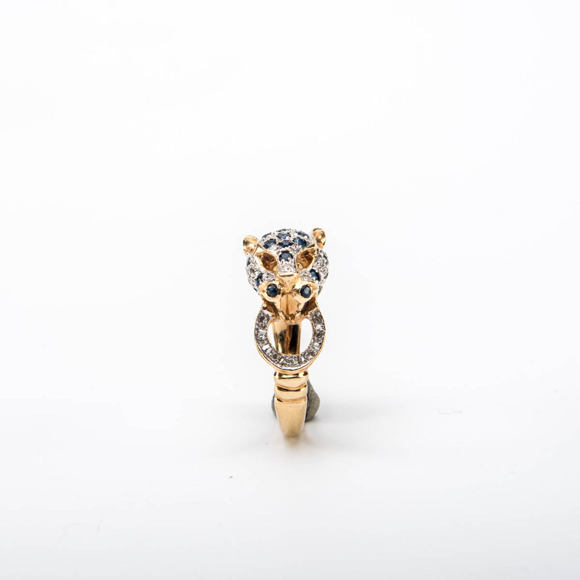 Ring mit Pantherkopf, Cartier Stil 585er Gelbgold, Weißgold. Glatte Ringschiene, Ringkopf in Form - Bild 2 aus 2