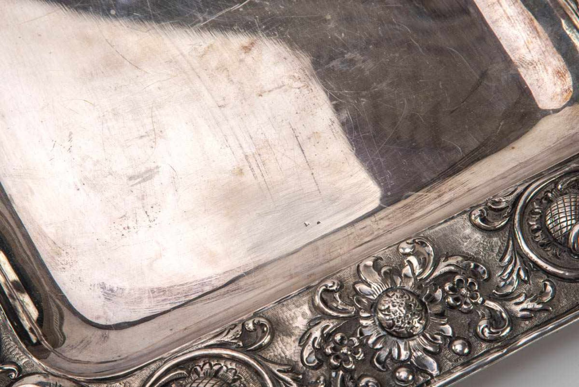 Rechteckiges Tablett Silber. Schlichter rechteckiger Spiegel, Fahne mit umlaufender Bordüre aus - Bild 2 aus 2