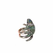 Ring mit Froschfigur Silber, vergoldet. Doppelte Ringschiene, Ringkopf in Form eines Frosches