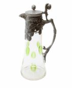Schenkkanne, Jugendstil um 1900 Farbloses Glas mit Olivenfacetten grün überfangen, Standunterseite