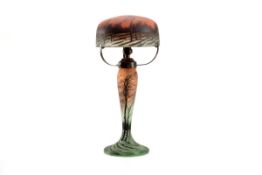 Muller Freres, Luneville Tischlampe um 1920 Farbloses Glas mit orangefarbenen, schwärzlichen und