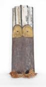 Afrika Eulenmaske Holz, geschnitzt und farbig gefasst, Bast; H 73 cm, B 25 cm; Sammlung Helmut