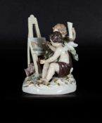 Meissen Putti (Allegorie auf die bildenden Künste) Porzellan, bemalt und goldstaffiert; H 15 cm, B