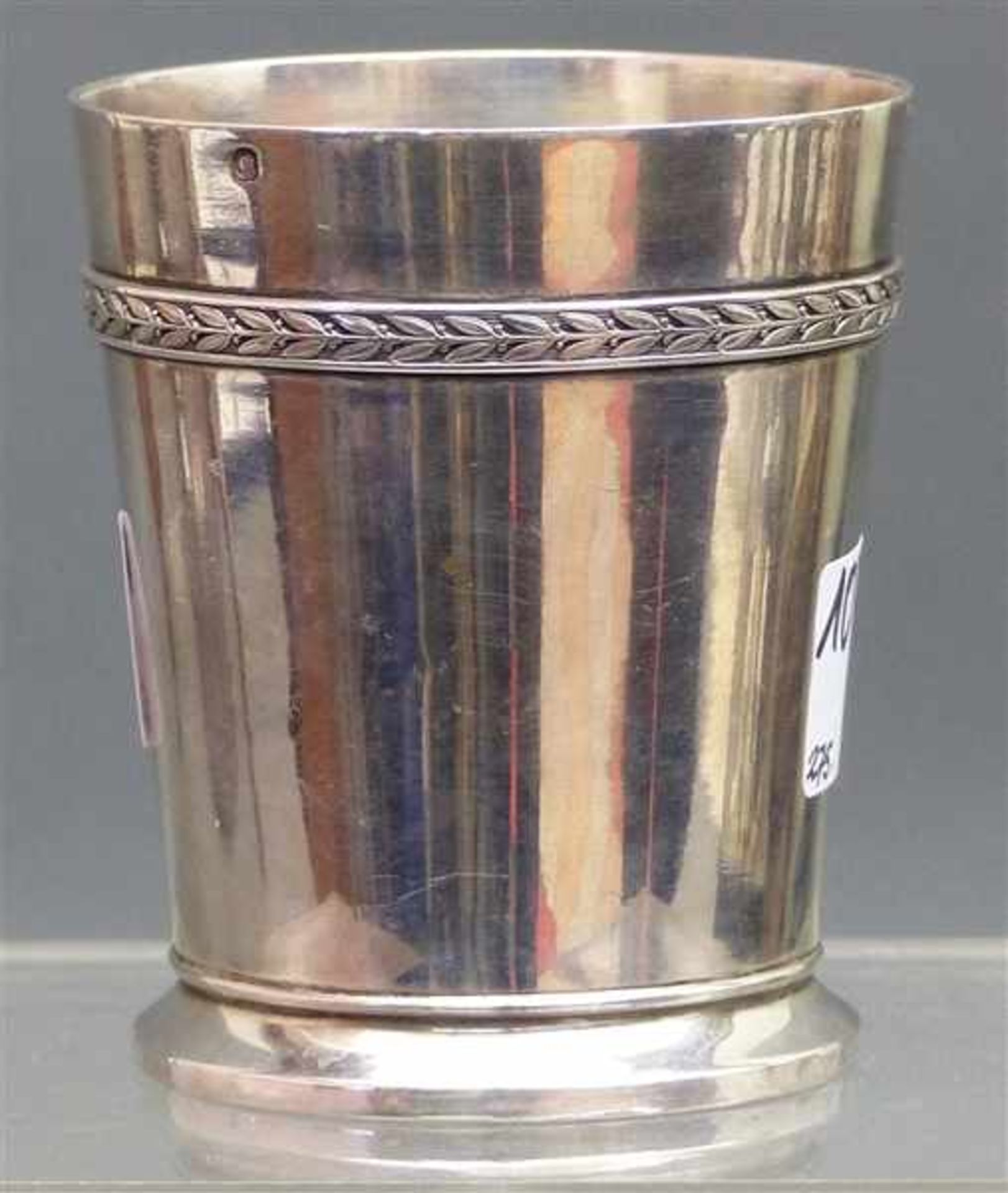 Becher Silber, Robert Linzfeller, punziert, h 7,5 cm, 122 g schwer,