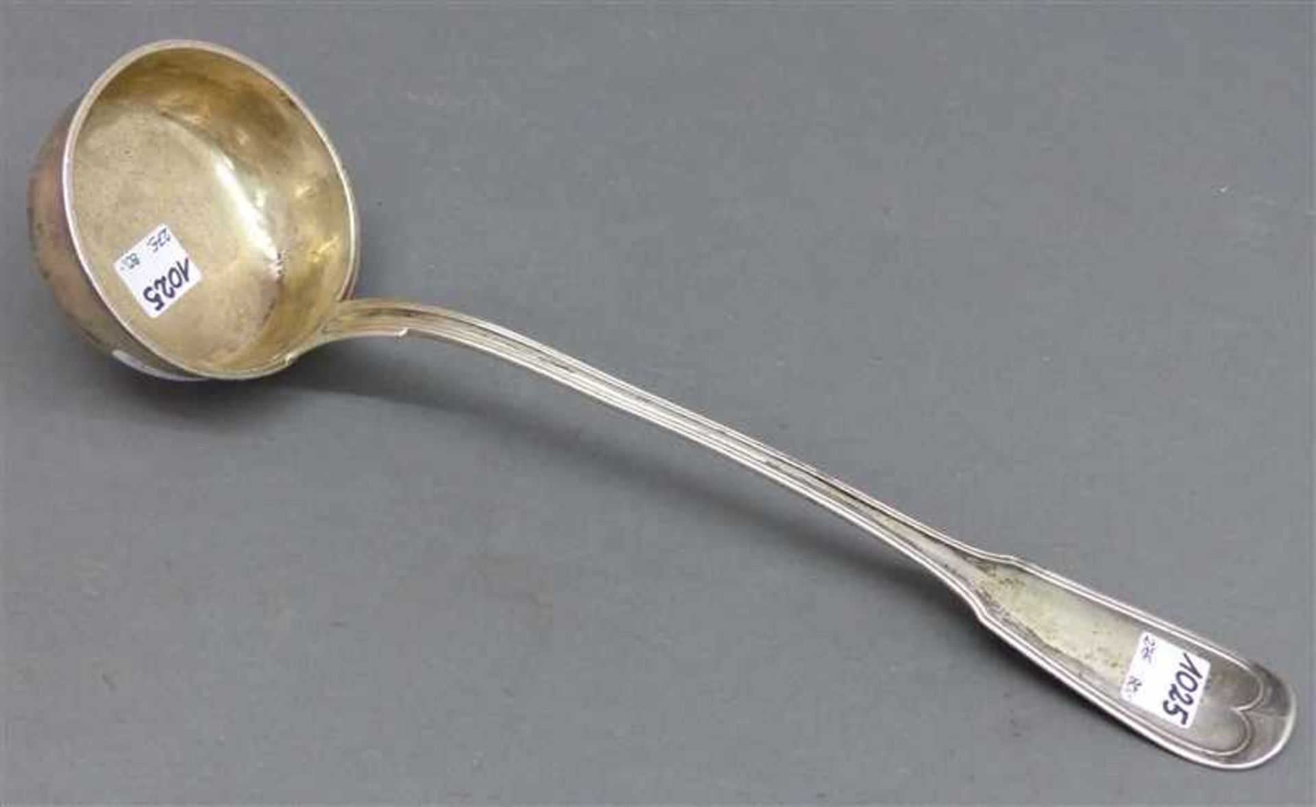 Schöpfkelle Silber, Augsburger Fadenmuster, um 1900, beschädigt, ca. 214 g schwer, l 34 cm,