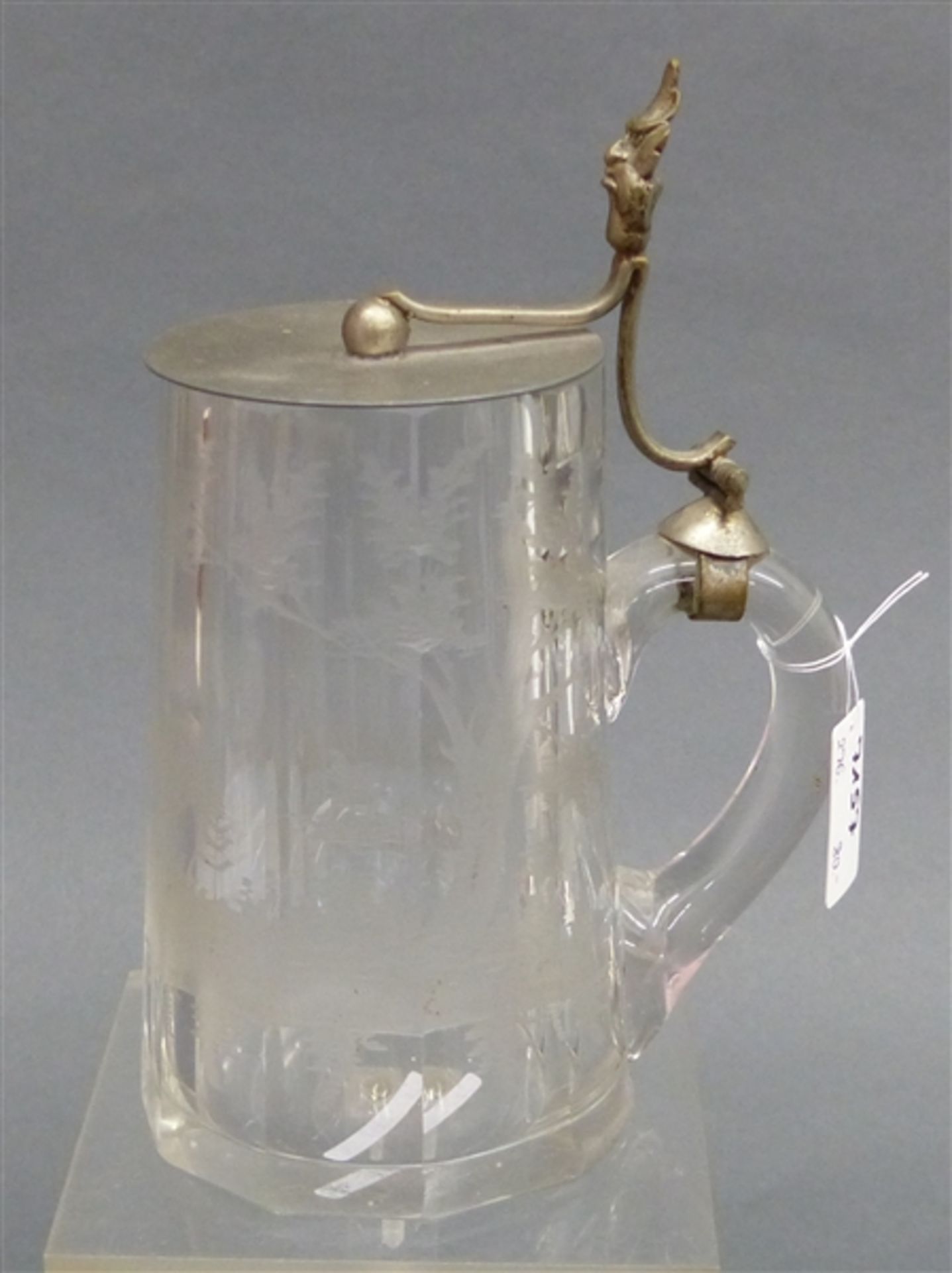 Bierkrug farbloses Glas, 0,3 ltr., 19. Jh., beschliffen, Jagdmotiv, Metalldeckel, h 16,5 cm,