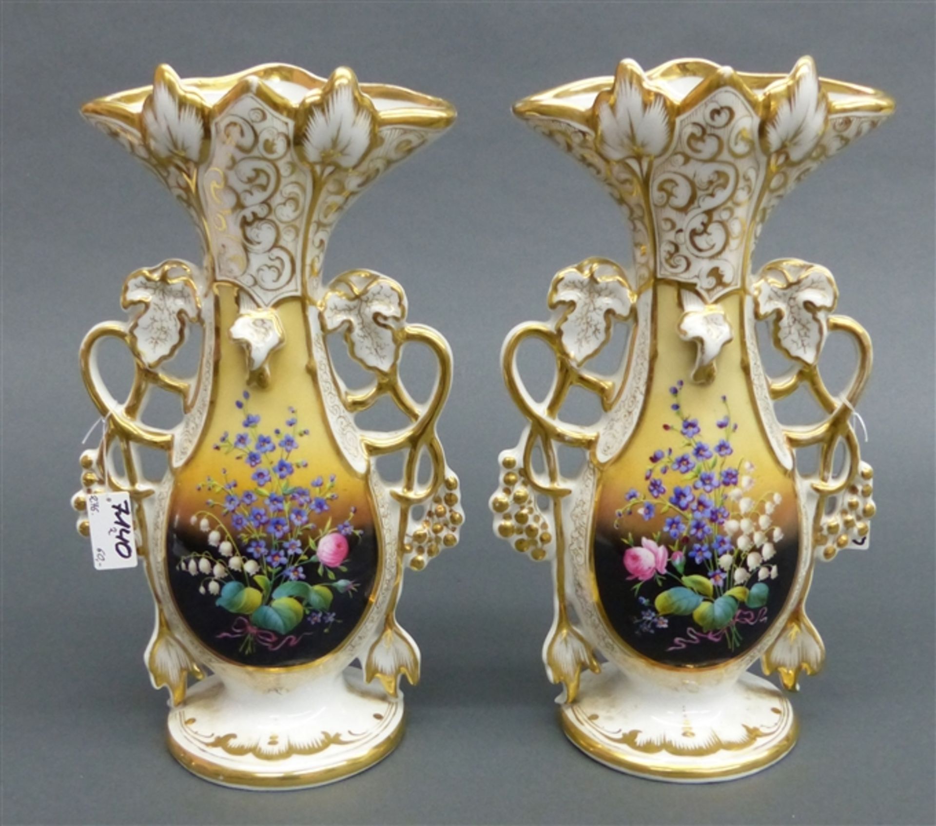 Paar Porzellanvasen Blütenform, floral bemalt, aufwändiger Golddekor, Böhmen um 1900, h 27 cm,