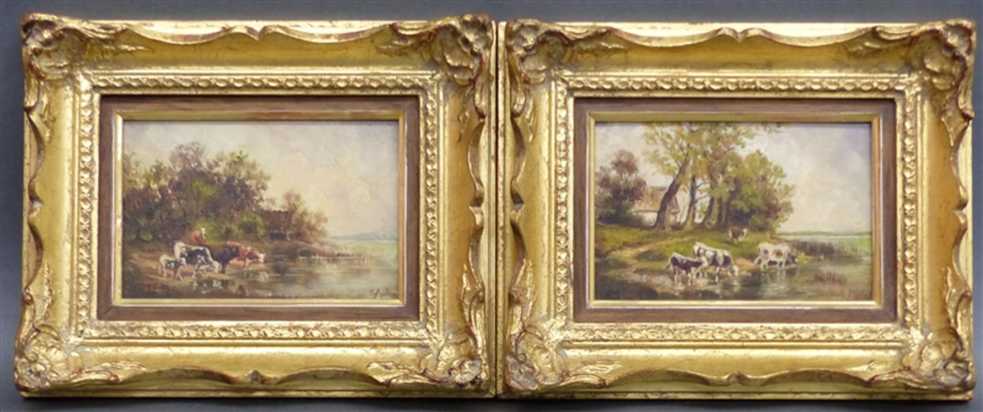 Müller, H. Paar Ölgemälde auf Holz, Kühe an der Tränke mit Häusern und Bäumen, rechts unten