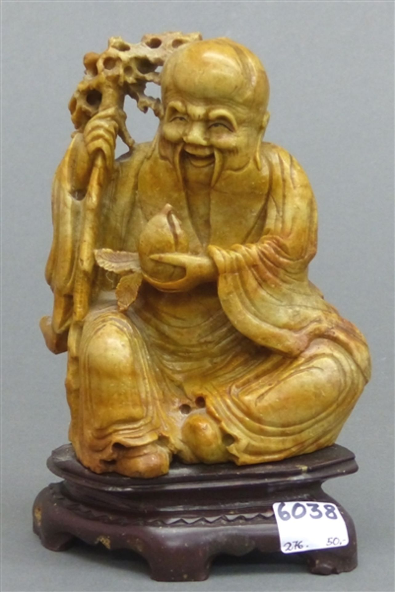 Specksteinfigur geschnitzt, China, sitzender Buddha, 20. Jh., h 17 cm,