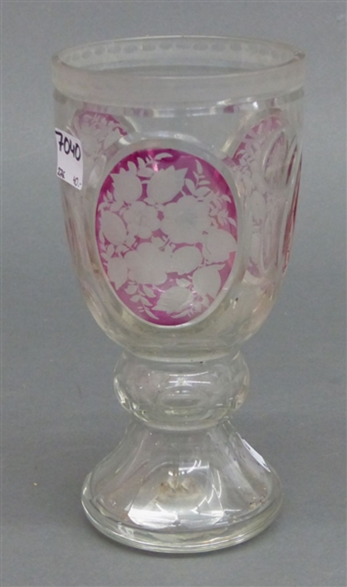 Freundschaftsbecher farbloses Glas, Medaillons mit floralem Überfangdekor, um 1920, h 18 cm,